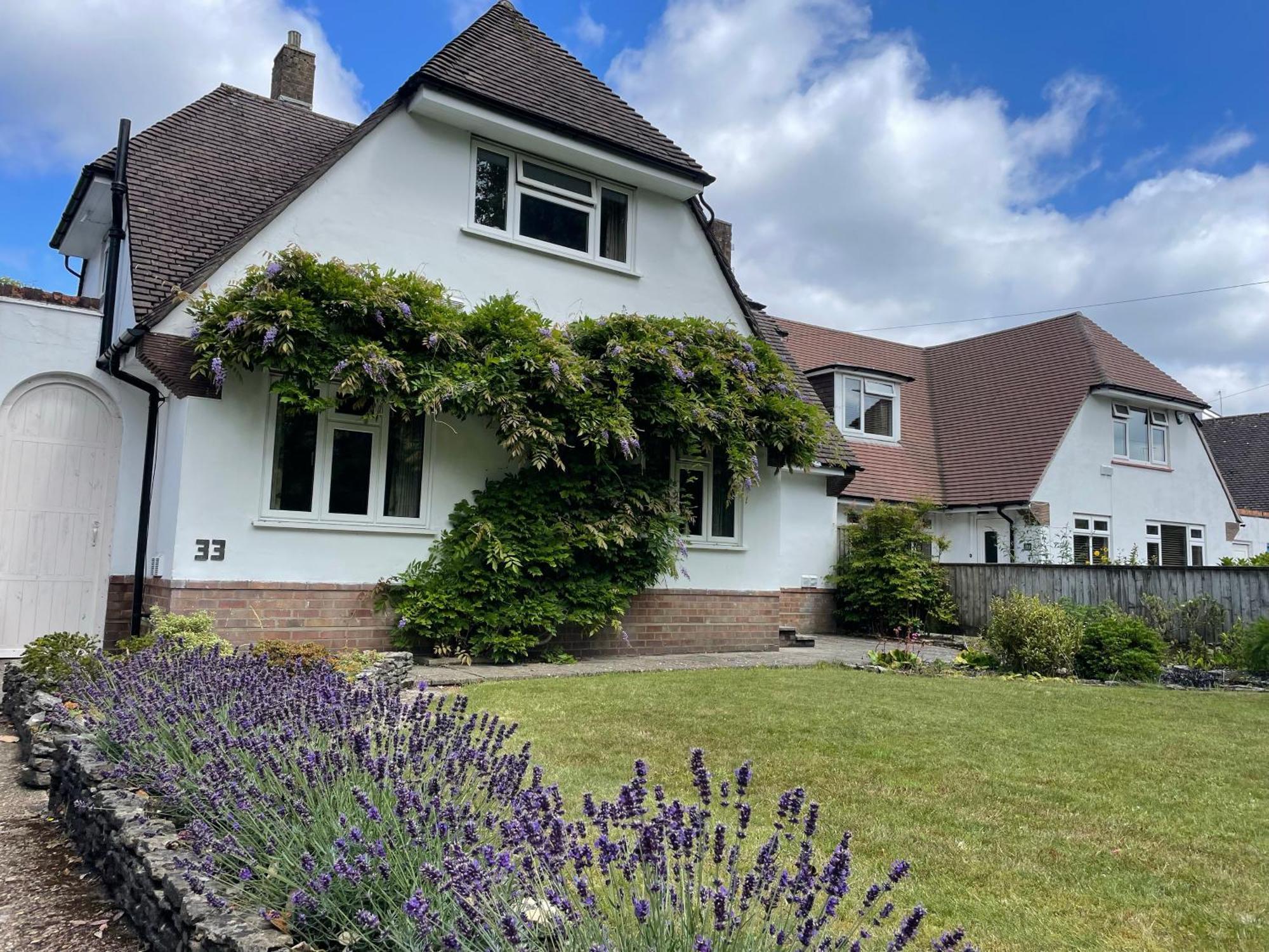 Charming Bournemouth House With Beautiful Spacious Gardens, 5 Min Drive To Beaches, Free Parking For 2-3 Cars Екстер'єр фото